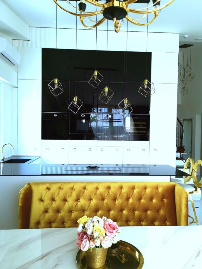 Luxury Penthouse With Large Terrace & Panoramic Old Town View Apartment Vilnius Bagian luar foto